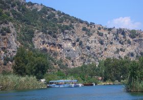 Felsengräber Kaunos.jpg